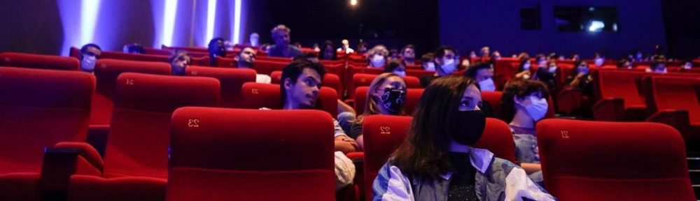 Coronavirus: los cines, teatros, bares y restaurantes de la ciudad de Buenos Aires aumentan el aforo y extienden el horario de cierre