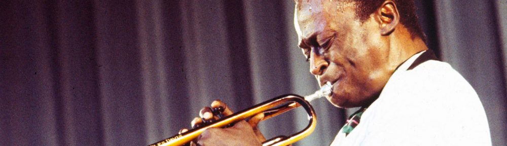 Se cumplieron 30 años sin el genio del jazz: Miles Davis, el hombre que con sus mil vidas musicales propuso una revolución permanente