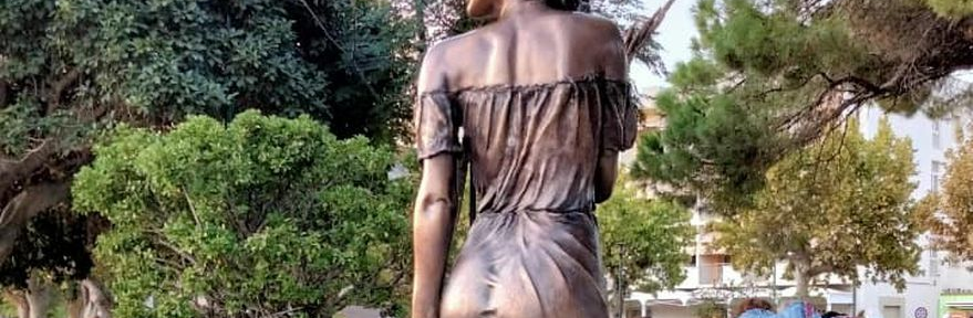 Revuelo en Italia: critican una escultura que evoca un trágico episodio histórico por ser demasiado sexy