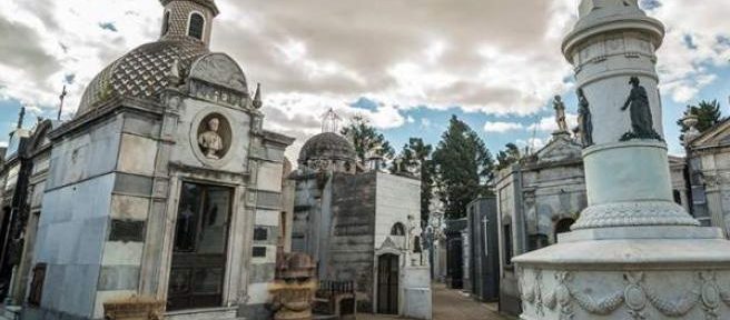 Los muertos de la Recoleta cuentan sus historias