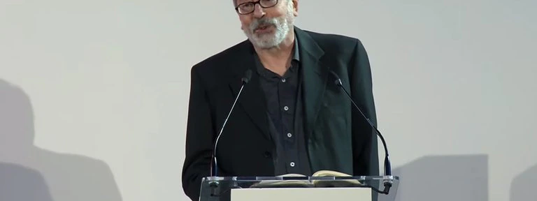 “Una educación defectuosa”: el discurso de César Aira al recibir el Prix Formentor