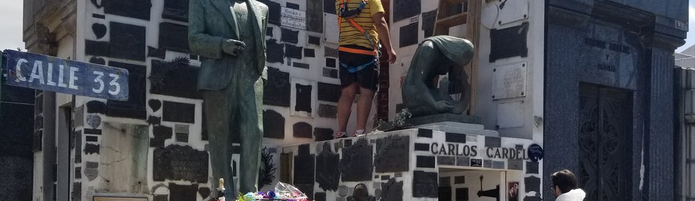 Día Nacional del Tango:  restauran el mausoleo de Carlos Gardel en la Chacarita a 131 años de su nacimiento