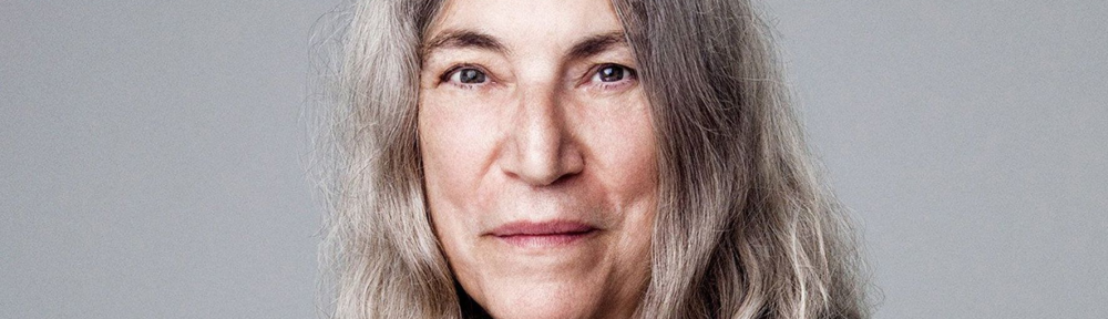 Patti Smith cumplió 75 años: viajó a Nueva York hace más de 50 años “para conseguir trabajo” y ahora tiene las llaves de la ciudad