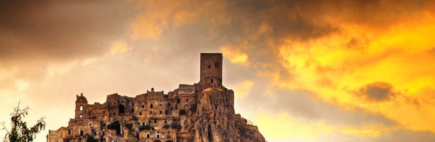 La trágica historia de Craco, la ciudad italiana que se convirtió en un pueblo fantasma