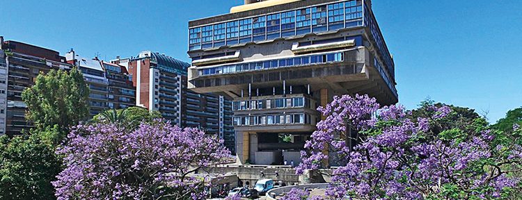 El edificio de la Biblioteca Nacional cumple 30 años: la compleja historia de un ícono cultural argentino