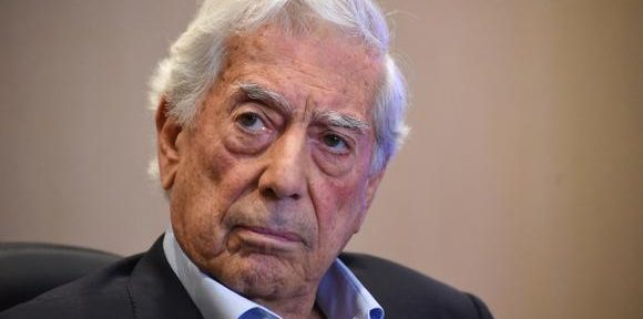 Mario Vargas Llosa se encuentra aislado en su casa de Madrid, por dar positivo de coronavirus