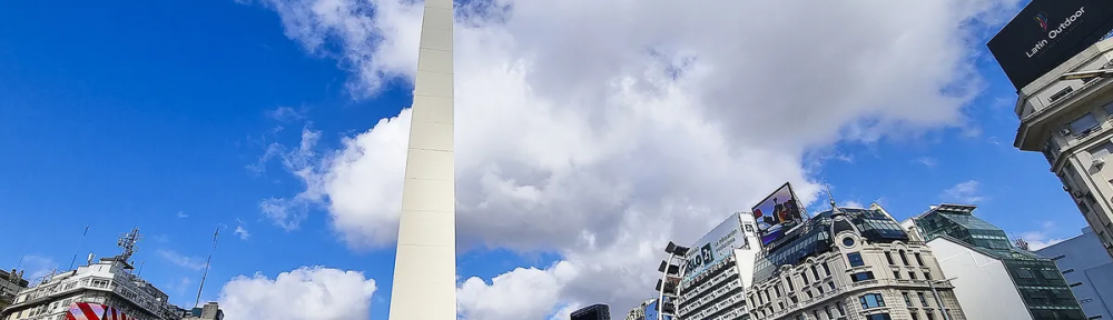 El lado B del Obelisco: la réplica en miniatura y otros misterios del ícono porteño