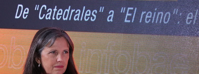 Claudia Piñeiro habló de meter “el dedo en la llaga” con la literatura y hasta dio pistas de la segunda temporada de “El Reino”