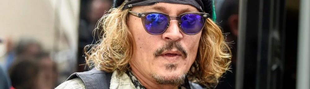 Sin lugar en la pantalla grande, Johnny Depp presentó su primera colección de cuadros y recaudó millones de dólares