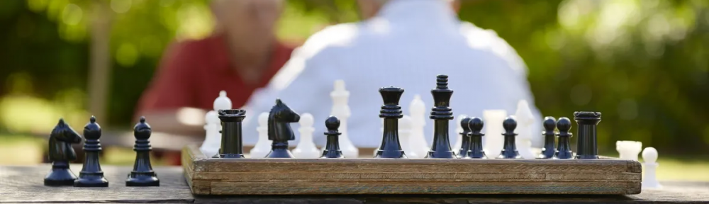 Cómo mantener el cerebro joven con gimnasia mental: Tiene 100 años y gana al ajedrez