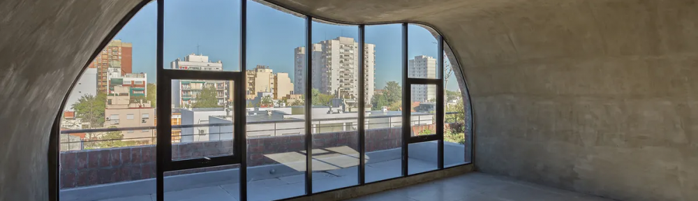 En Coghlan: un edificio argentino recibió dos premios de arquitectura y sorprende por su diseño e identidad