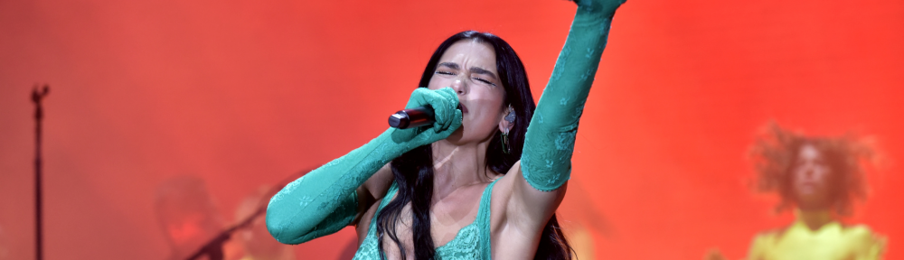 Dua Lipa en Buenos Aires: un show sexy, al desnudo y con guiños al público LGBT+ de Argentina