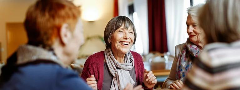 La rutina en los adultos mayores: cómo incorporar hábitos saludables con 5 sencillos ejercicios
