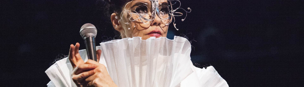 Björk habla en exclusiva de cómo la inspiran la naturaleza y el amor: “Vivo una vida muy normal”