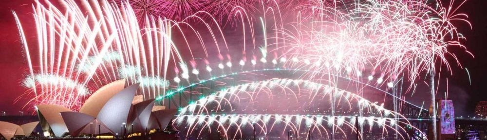 El mundo recibió el año 2023 con fuegos artificiales y millones de personas en las calles