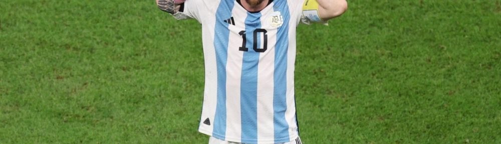 Los mejores memes del triunfo de Argentina ante Países Bajos: Messi en modo Riquelme ante Van Gaal, el árbitro español y Dibu Martínez, los destacados