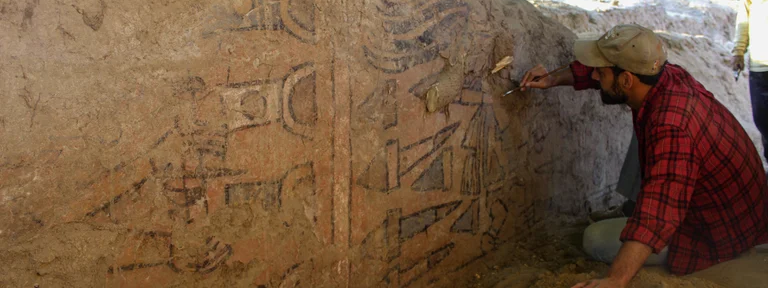 Hallaron un mural prehispánico en Perú del que solo se habían visto fotos hace un siglo
