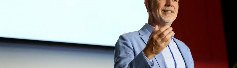 Reed Hastings renunció como CEO de Netflix tras 15 años en la compañía de streaming