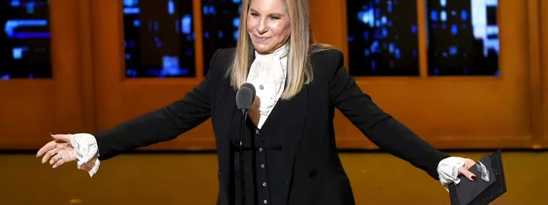 Barbra Streisand prepara sus memorias: romances silenciosos, pánico escénico y Broadway a sus pies