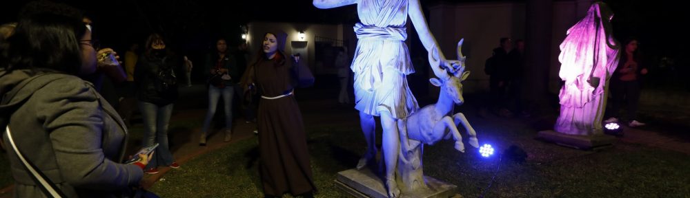 “Estatuas Bajo las Estrellas”, brindó una noche de arte, música y gastronomía para disfrutar en el taller de esculturas de la ciudad de Buenos Aires﻿