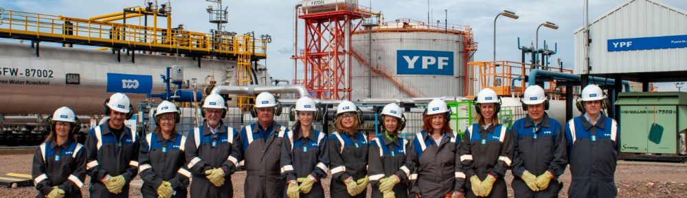 ﻿Una comitiva de diputados nacionales visitó la planta de YPF de Vaca Muerta