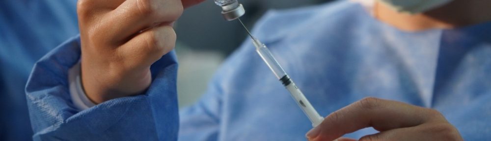 Centro Rossi, Droguería del Sud y Stamboulian Servicios de Salud lanzan la campaña solidaria de vacunación gratuita Antigripal 2023 para los que más necesitan