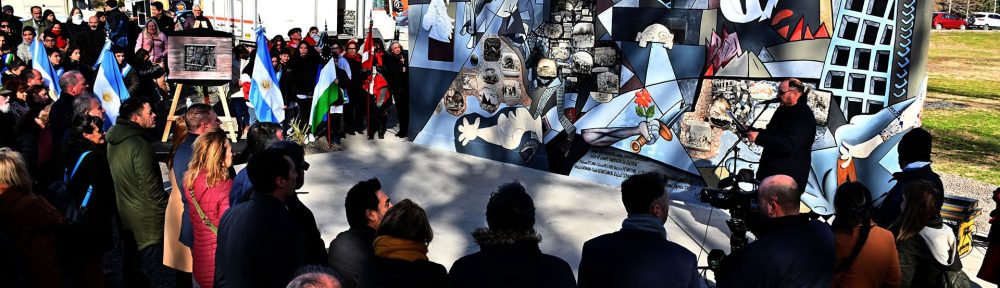 Inauguraron una réplica del Guernica de Pablo Picasso en la costanera de Viedma