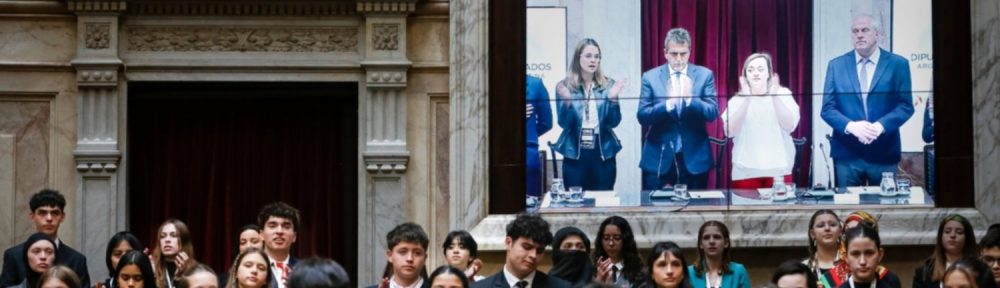 Sergio Massa y Cecilia Moreau encabezaron el XIX encuentro del programa “Uniendo Metas” junto a 900 jóvenes en la Cámara de Diputados