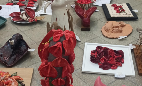 La cerámica en Argentina: 100 ceramistas x 100 flores
