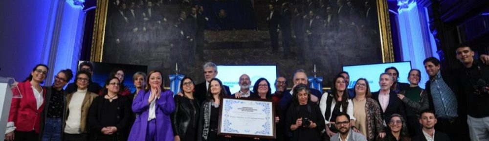 Cecilia Moreau distinguió al Equipo Argentino de Antropología Forense con la mención de honor “Juan Bautista Alberdi” por su aporte a los derechos humanos