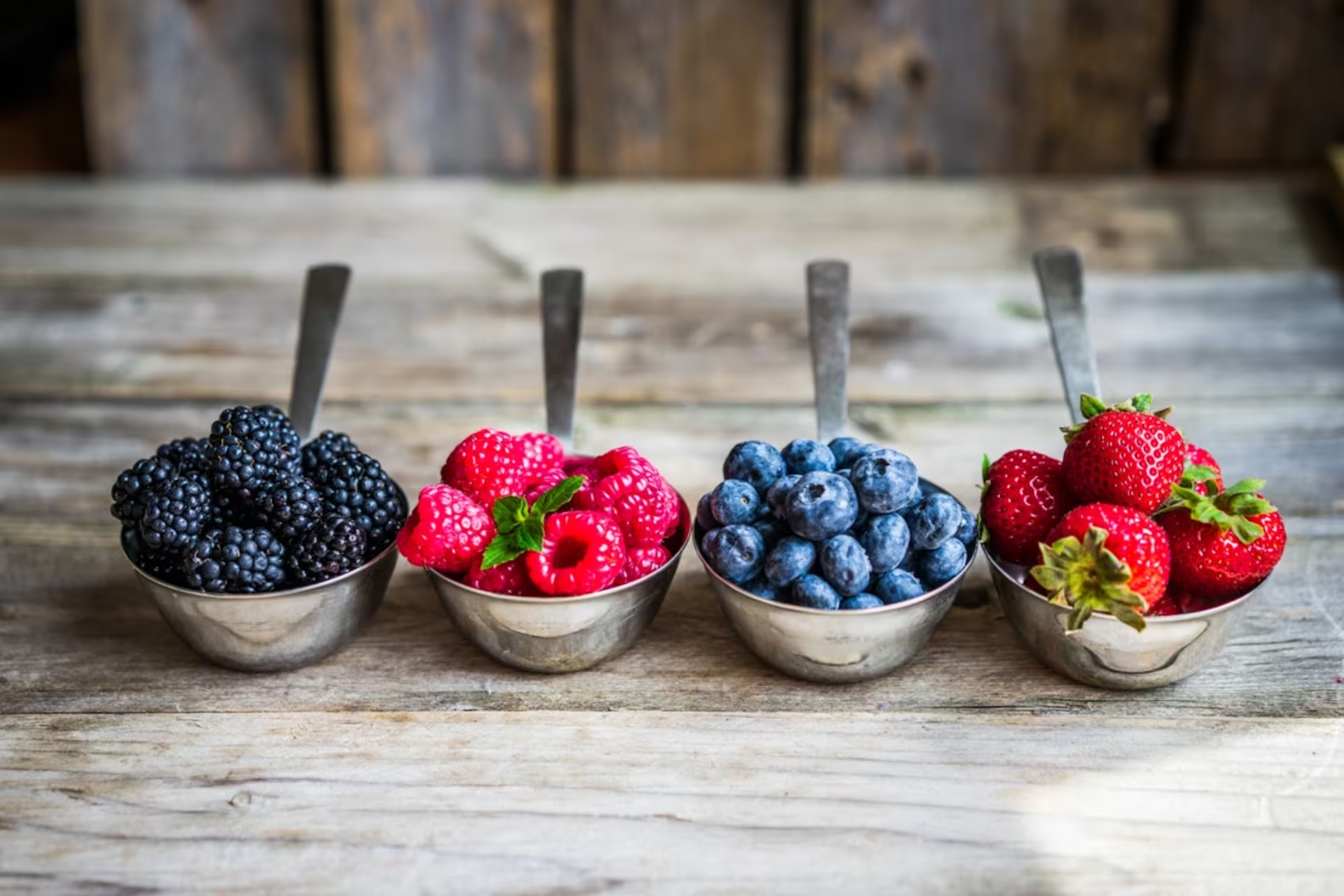 Fruit works. Ягоды. Berries on Boosh.