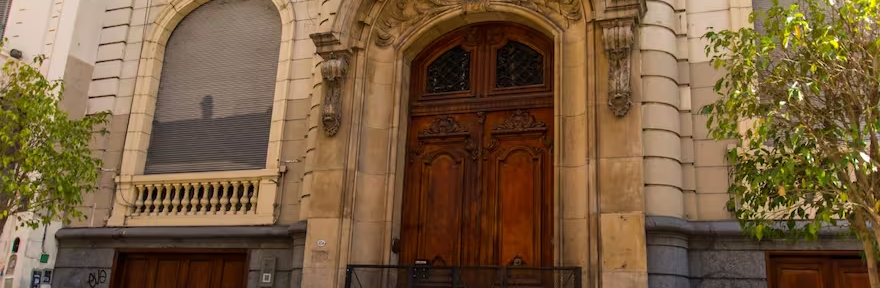 El coqueto edificio del centro porteño al que lo desvela su futuro