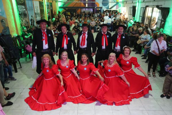 El ciclo folklorísima celebra el Día de la Tradición y el aniversario del Museo Histórico Munixipal de Campana