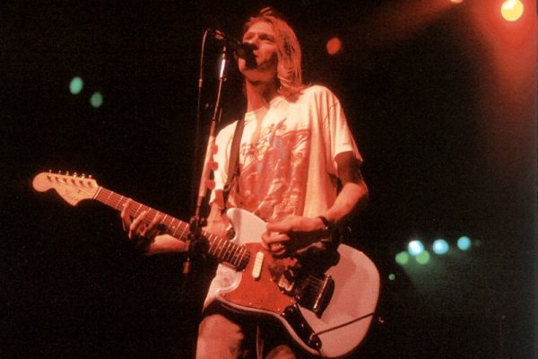 Subastaron la guitarra de la última gira de Kurt Cobain en 1,5 millones de dólares