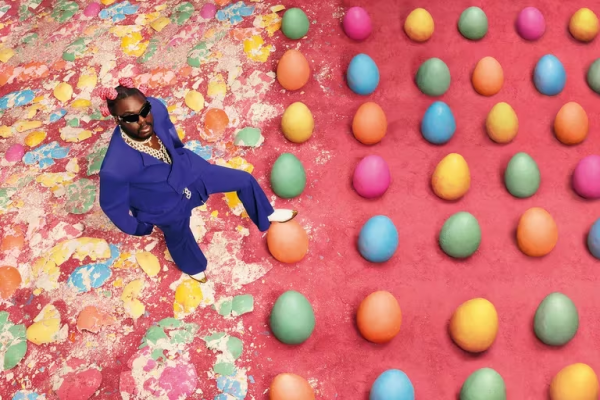 Pirelli lanzó el calendario 2024 creado por Prince Gyasi: los protagonistas elegidos y la impronta del artista