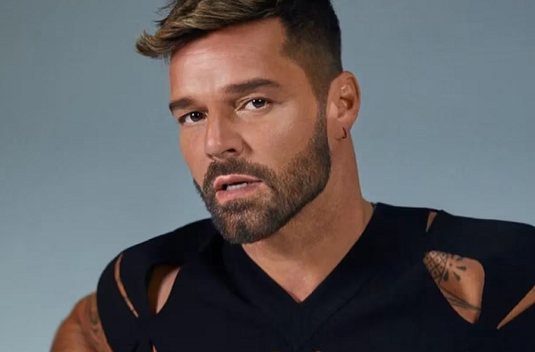 La historia detrás de “Livin’ la vida loca”, la obra maestra que convirtió en ícono global a Ricky Martin