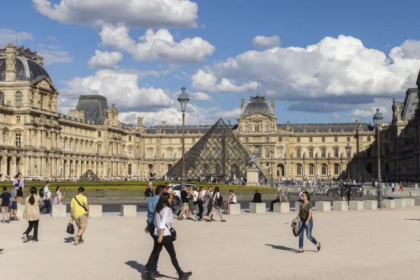 A la espera de un boom de turistas por los JJ.OO., el Museo del Louvre aumenta su entrada