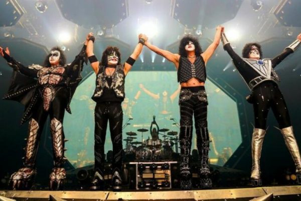 Mirá los videos de la despedida de Kiss que se retiró de los escenarios y se convirtió en un grupo virtual