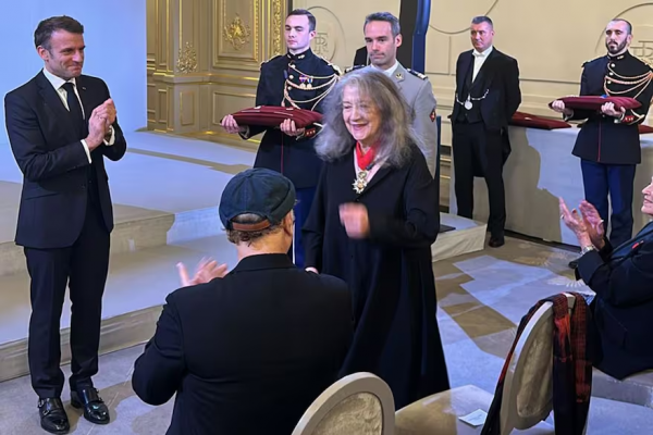 Martha Argerich y Daniel Barenboim fueron condecorados por el presidente de Francia con la Legión de Honor