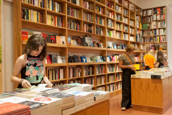 El proyecto de “ley ómnibus” de Milei propone cerrar el Fondo Nacional de las Artes, reformar la Conabip y desregular las librerías