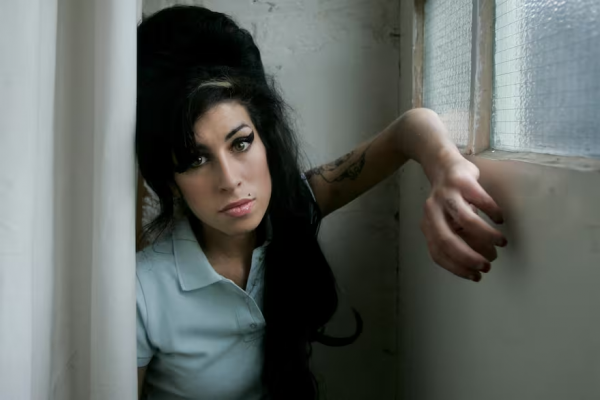 Amy Winehouse: la nueva versión del video de “In My Bed”, con imágenes inéditas para recordar a la cantante