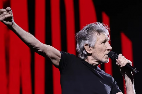 Roger Waters fue despedido de la compañía musical BMG por su apoyo a Palestina