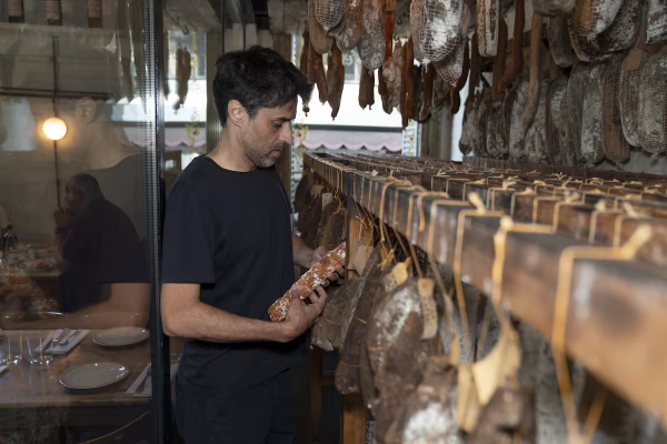 “Soy obsesivo”. Guido Tassi, el cocinero detrás del bodegón más premiado de la Argentina