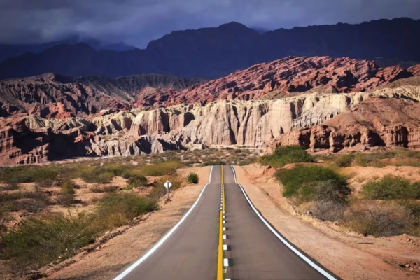 “Rutas argentinas”: consejos para volver a disfrutar de los viajes “como si fueran una aventura”
