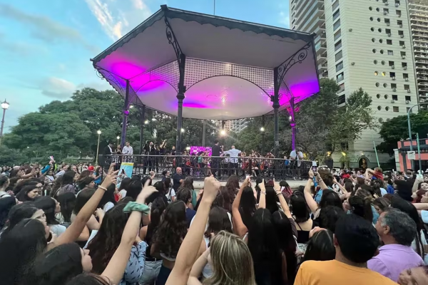 La Orquesta Aeropuertos Argentina 2000 y UADE celebraron su tercer concierto de verano en Barrancas de Belgrano