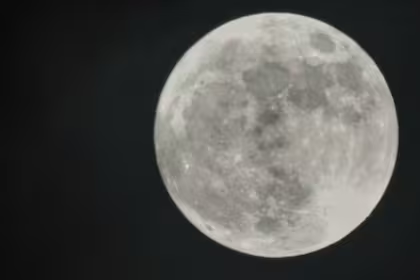 Llegó la Luna llena en febrero: porqué la llaman «Luna de nieve»