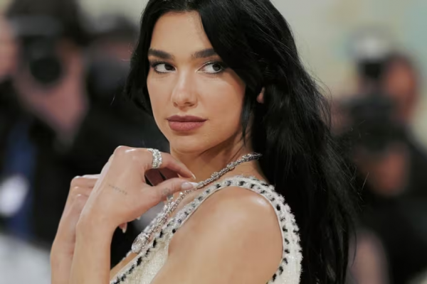 Dua Lipa recomendó un libro de un escritor argentino y sorprendió a todos los fans: “Me hizo volar la cabeza”