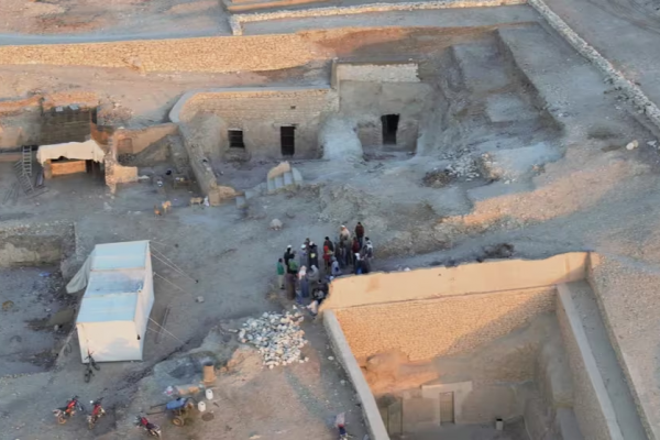 La pareja argentina que participó del descubrimiento de una tumba egipcia: qué encontraron al ingresar