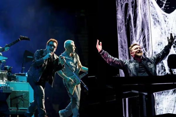 U2 publicó un remix de David Guetta para su “Atomic City”
