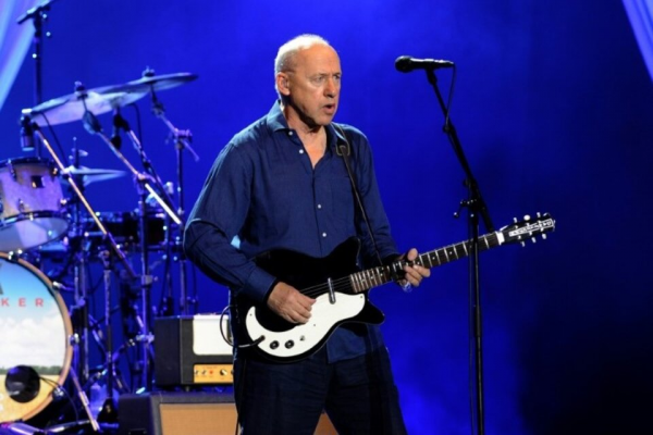 La millonaria subasta por las guitarras de Mark Knopfler, el líder de Dire Straits, superó los 11 millones de dólares